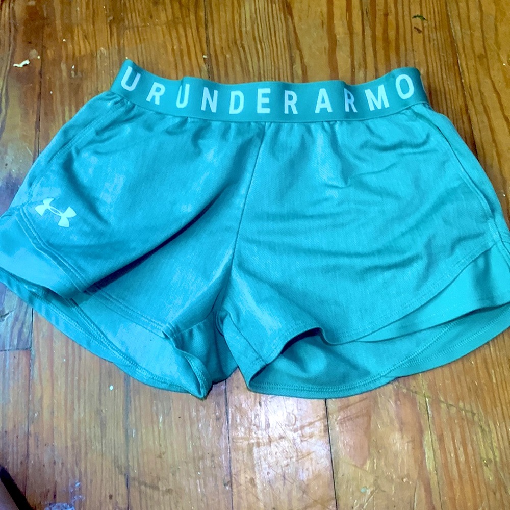Size xs green under amour shorts